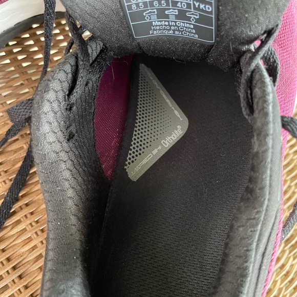 Topo burgundy athletic shoes - Picture 7 of 9